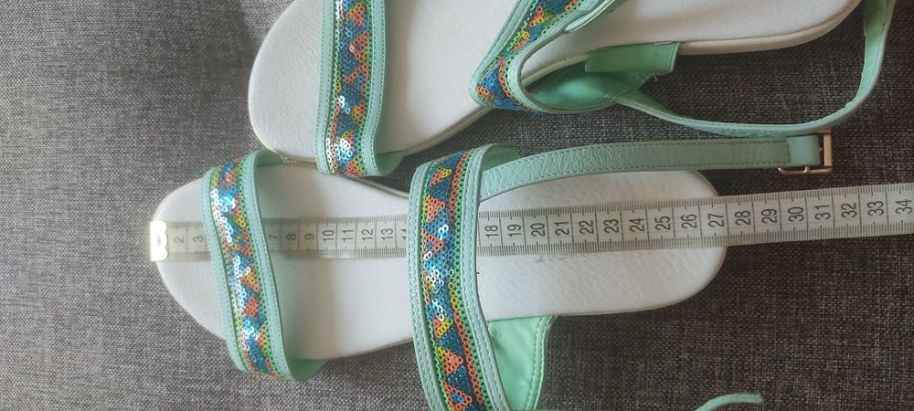 Босоножки новые размер 41 Белвест.