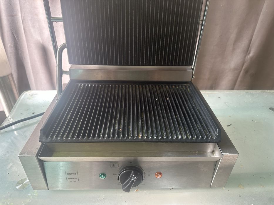 Gril profesional electric aproape nou 3000w