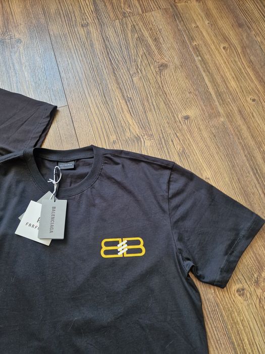 Страхотна мъжка тениска BALENCIAGA размер 2XL