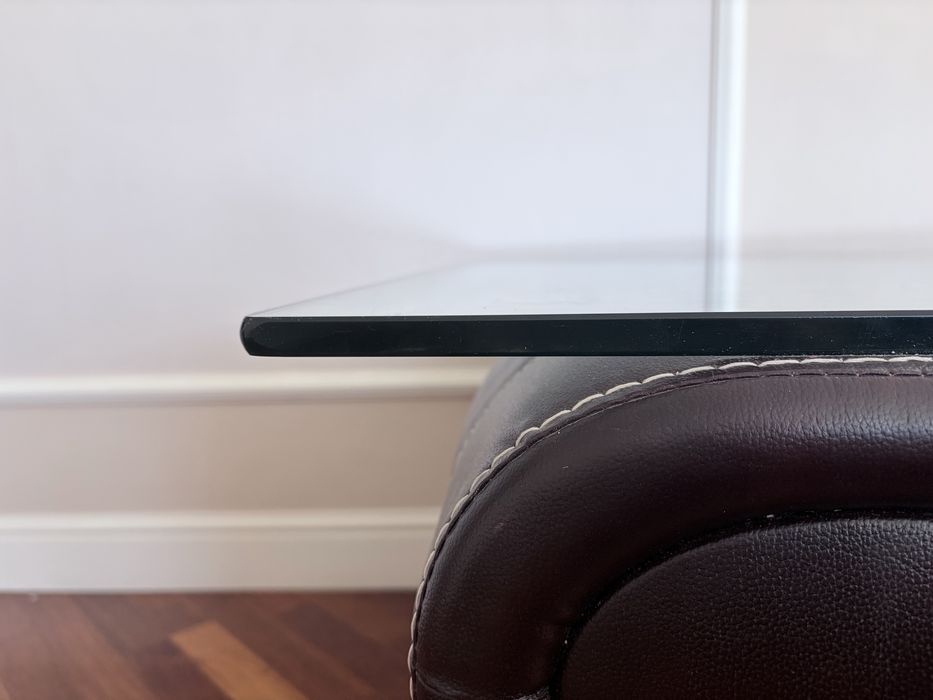 Стол журнальный продается