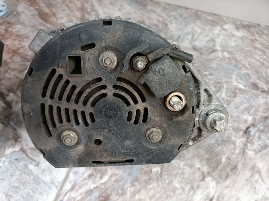 Продам генератор на опел