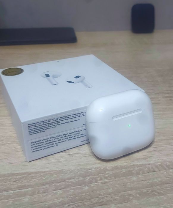 Air Pods 3 почти новое