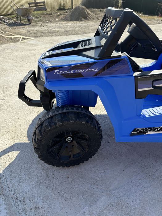 Masina cu telecomanda pentru copii