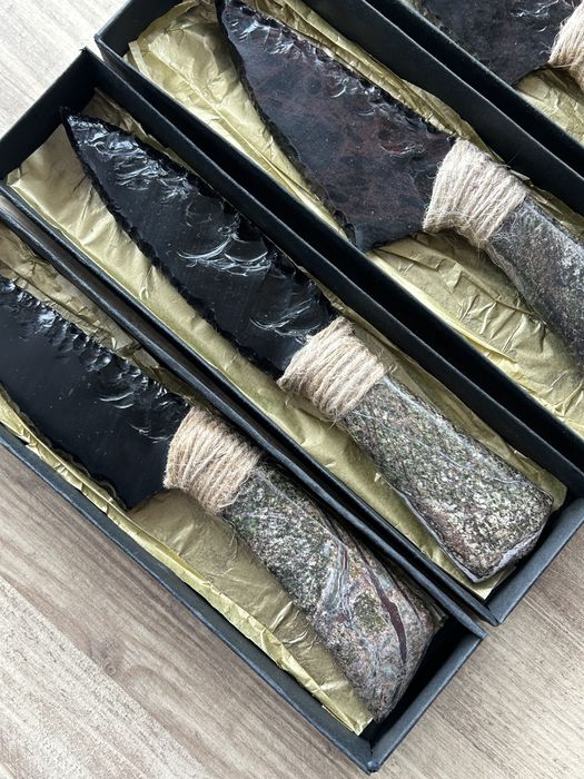 Лот обсидиан ножове с оникс дръжка