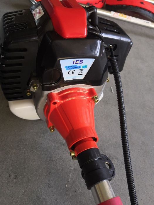 Профессиональные Газонокосилки, ручная (триммер ), модель IESUZ-520.