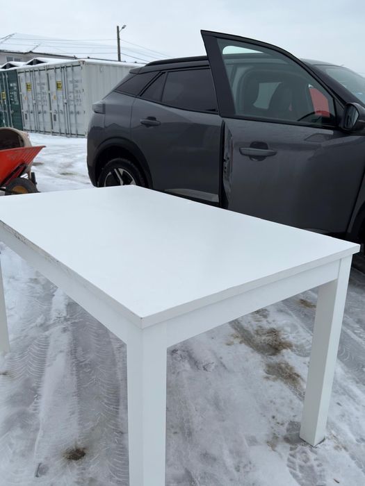 Vând mobila folosită câteva luni