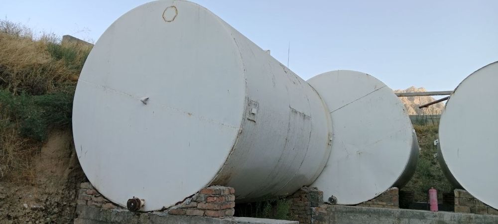 Цистерна 3 штука 25m3 / и 1 штук 55m3. бензин ва дизельга ишлатилган