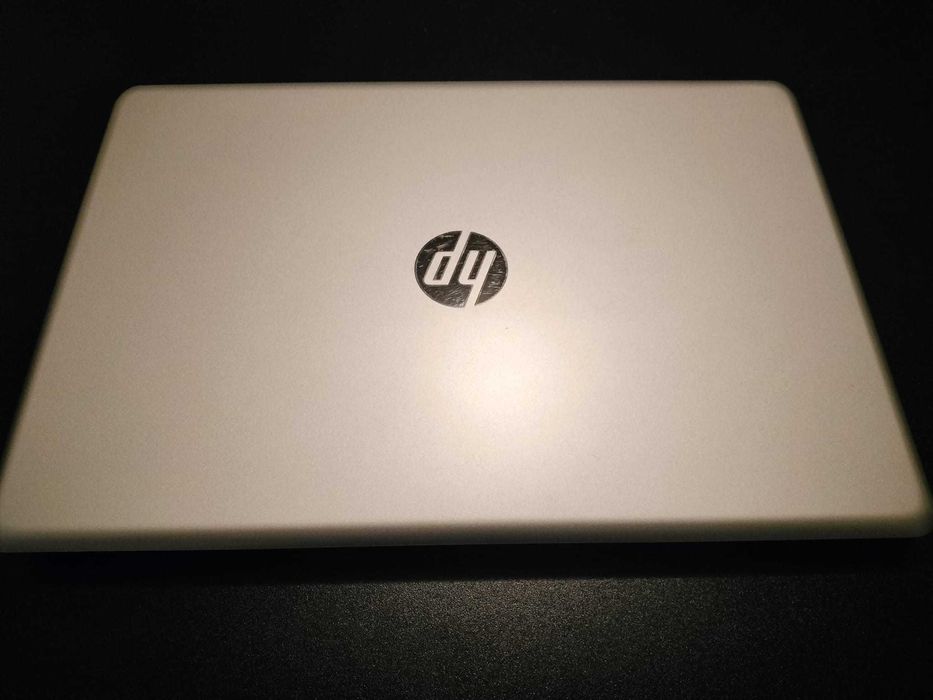 Laptop HP Pavillion 17.3 i7 6700 8 GB RAM GTX 630M 4 GB