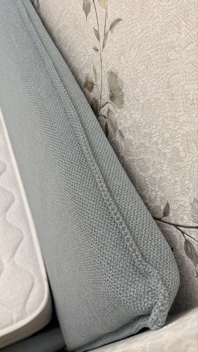 Кровать двуспальная 180