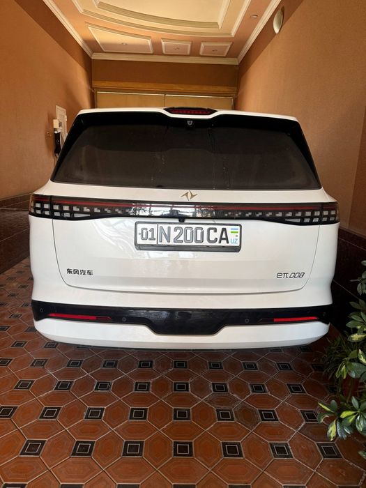 Dongfeng 008 Ultra Hybrid