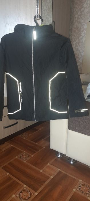 Продам куртку на мальчика