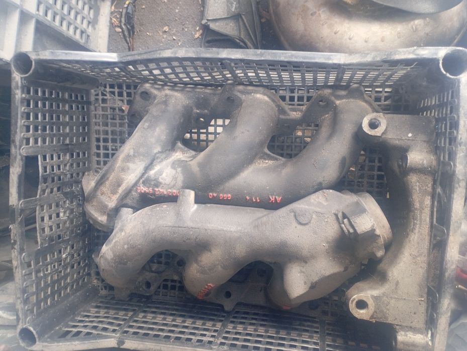 Коллектора на 124мерседес 2,6