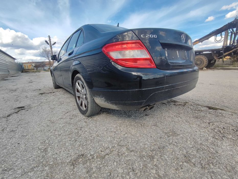 На части нов внос Mercedes W204 C200 седан OM 651 ръчка 81 000км