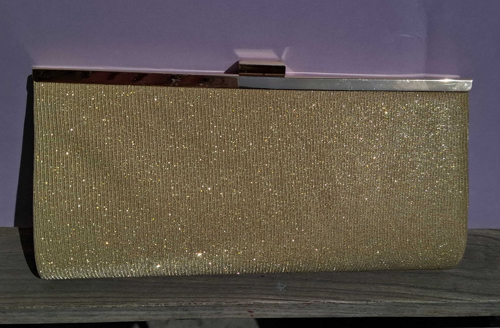 Малка вечерна чанта за повод