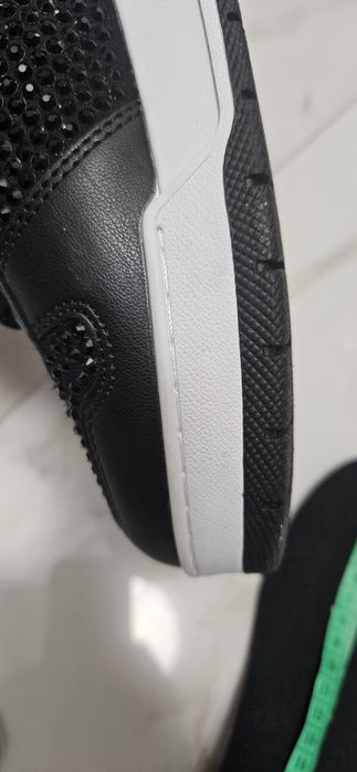 Маратонки Guess  нови