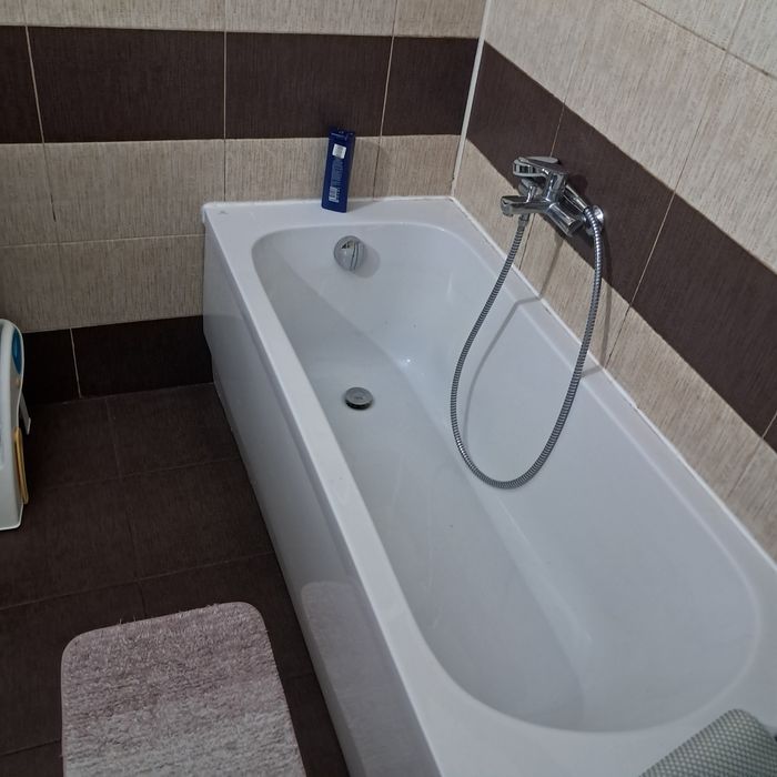 Vand apartament 2camere+living