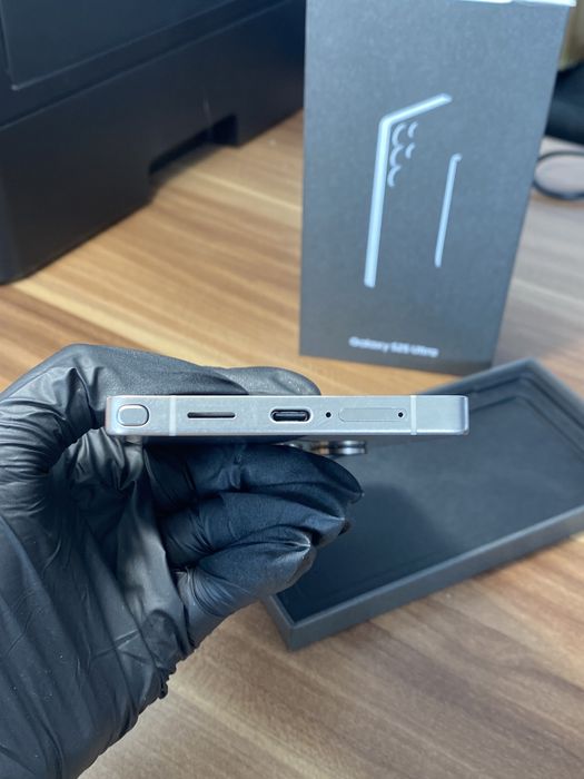 Samsung Galaxy s25 ultra • 512 GB • Titanium Gray