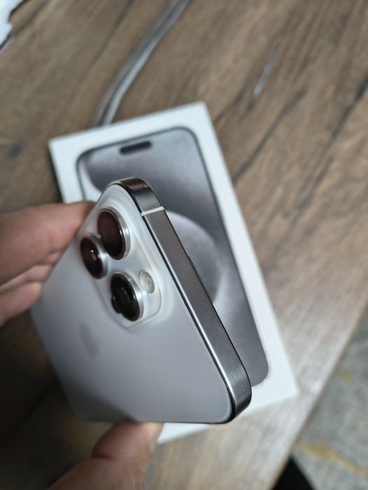 iPhone  15 pro max baterie 87