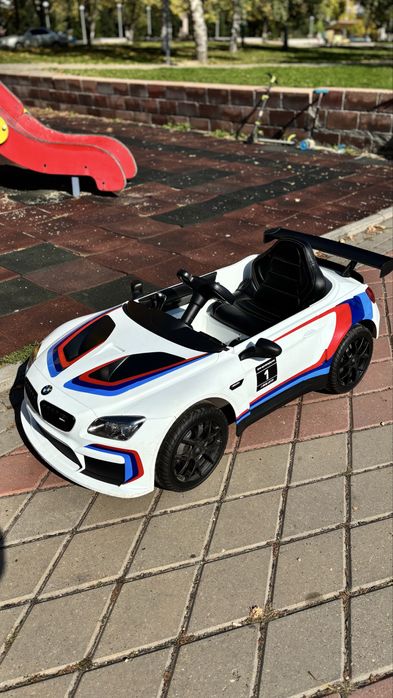 Продам детский электромобиль BMW