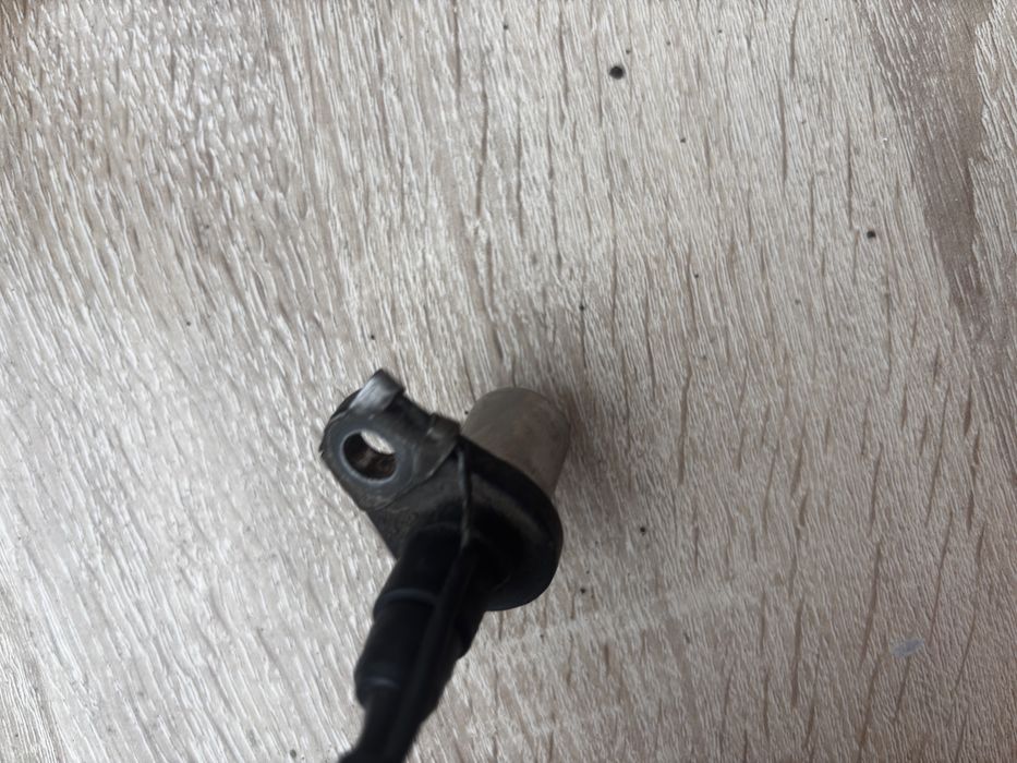 Датчик коленвала Тойота Авенсис