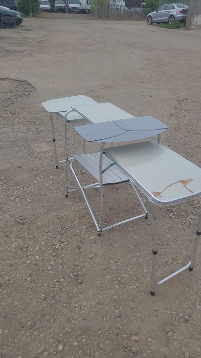 Masa de camping pt pescuit pliabila are un defect t se vede în poza preț 100 lei