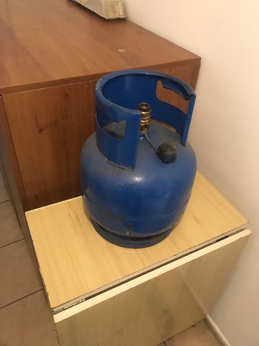 Газова  бутилка  12   литра .