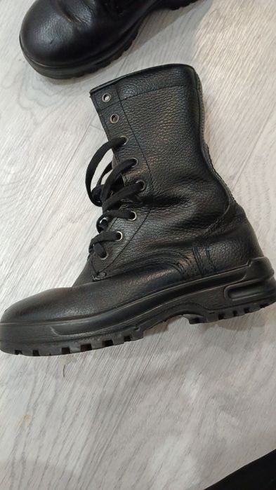 Продам берцы 36 размера