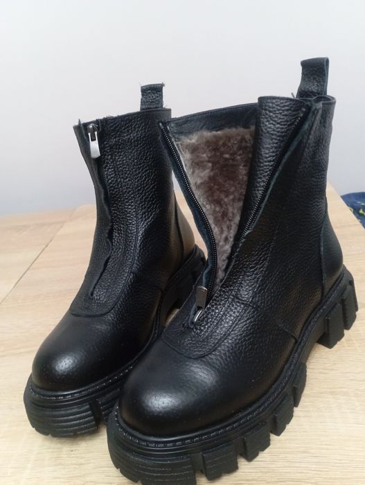 Женские кожаные ботинки