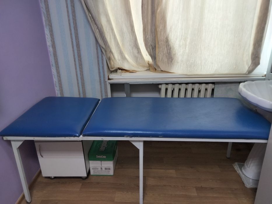 25 000   Продам кушетку .