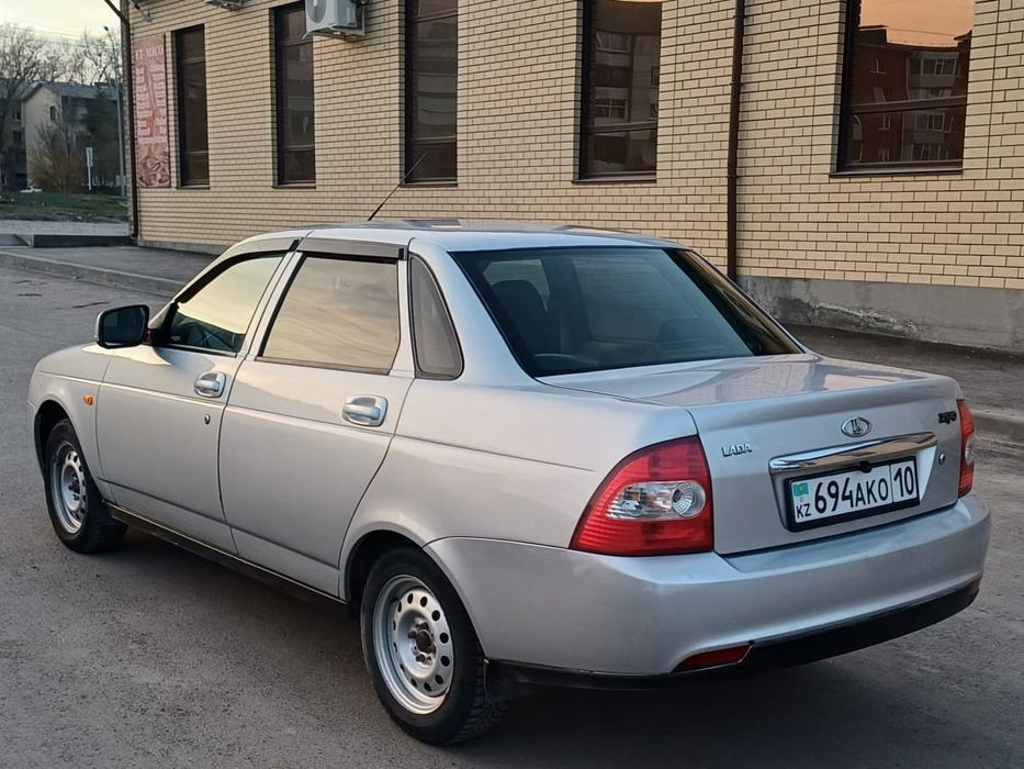 Лада Приора седан
