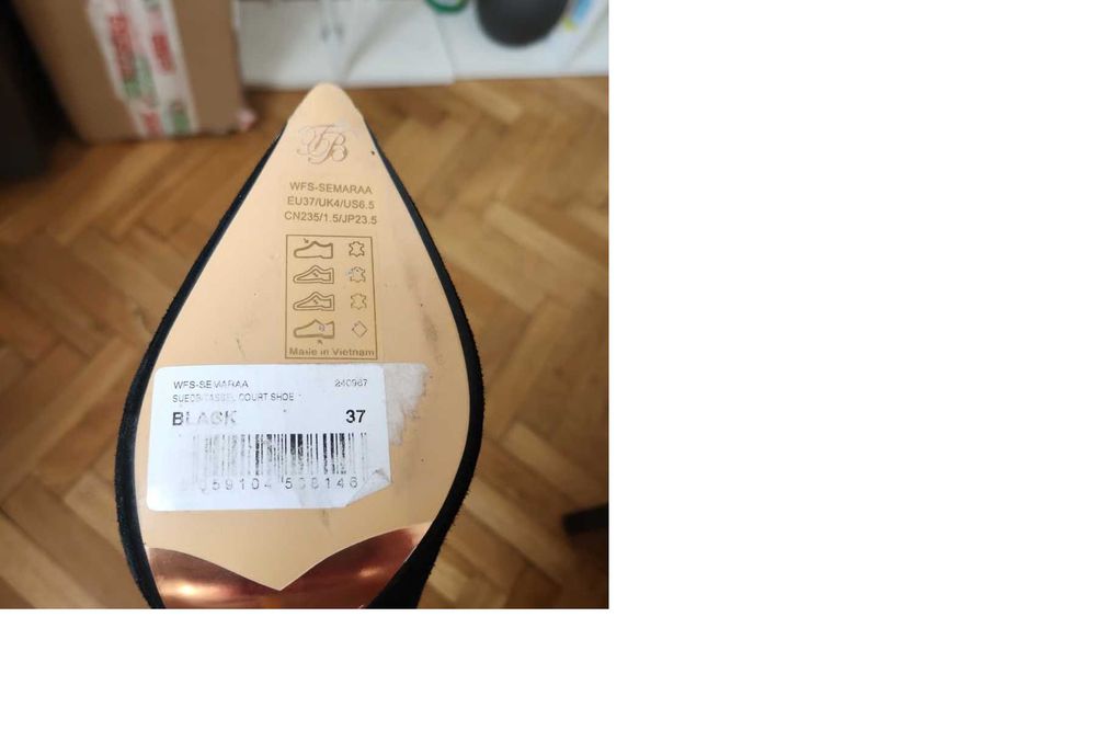 Pantofi Ted Baker 37, purtați o data, negri, piele