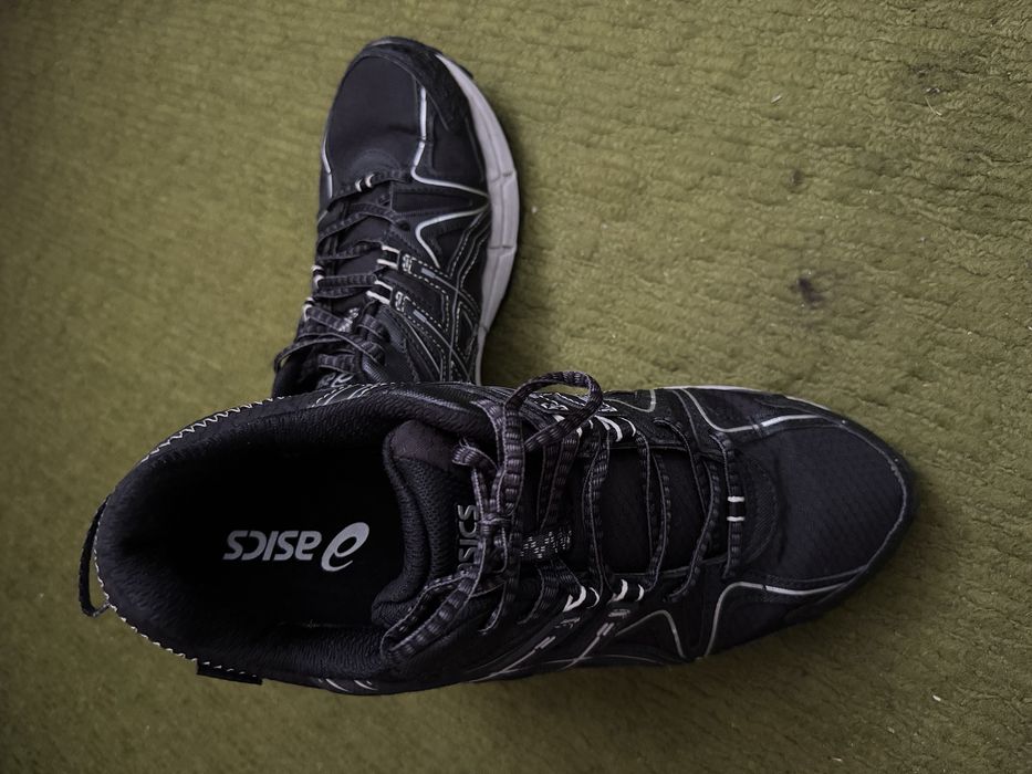 Кроссовки Asics новые
