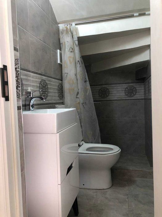 Назарбек, Харакат 2-сотих 5-хонали уй