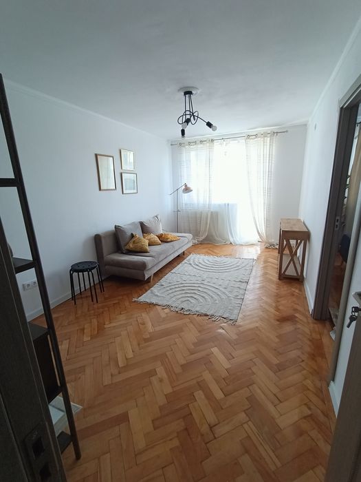 Ofer inchiriere apartam 2 camere, complet renovat ultracentral