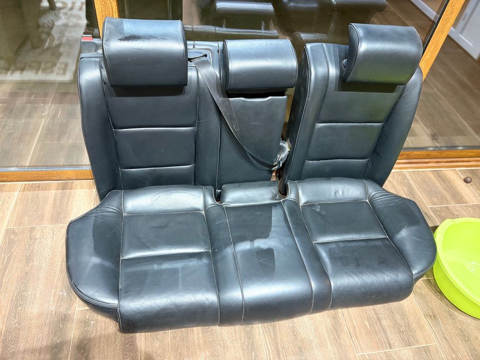 Седалки за А4 Б7