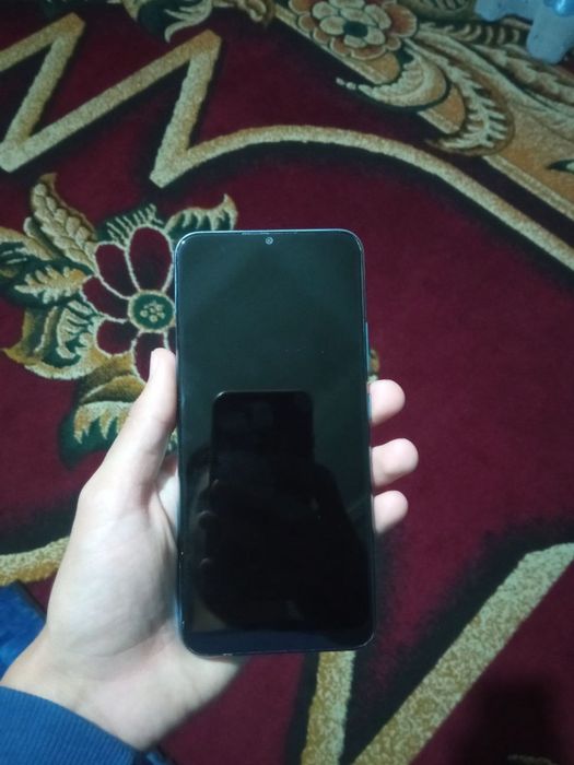 Realme C25Y Sotiladi 4/128 Batareya 5000  orqa kamera 50 old 8 mp