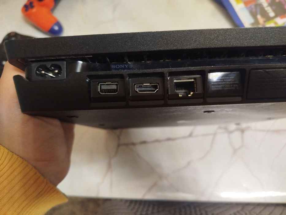 Ps4 1tb 10 игр 3 джойстика