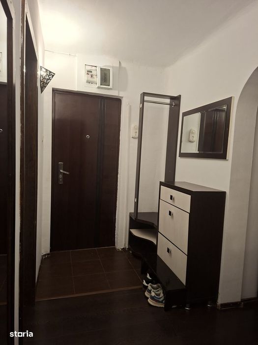 Apartament 3 camere, Rovine