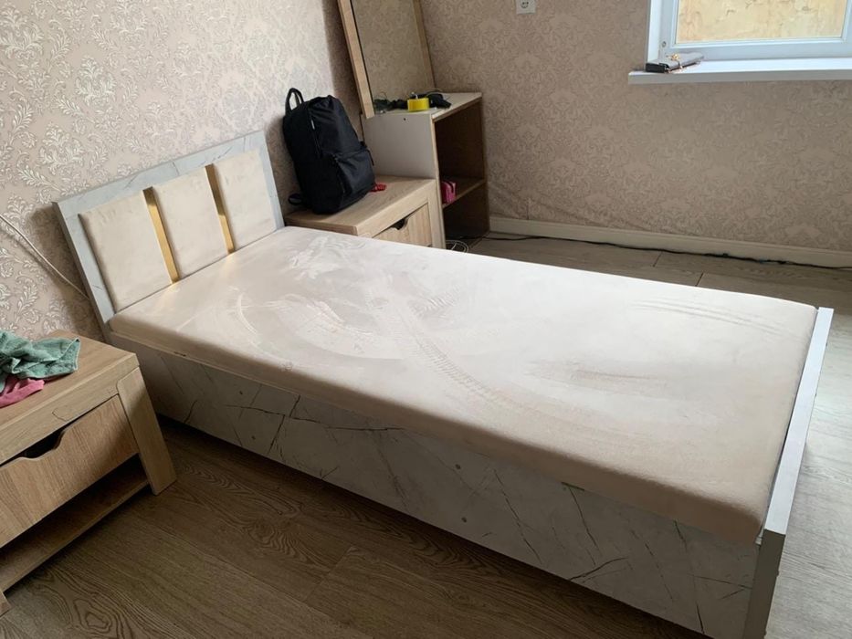 Кровать  состояние отличное