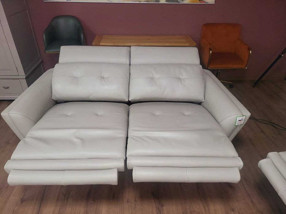 Светло сив комплект кожени дивани двойка и тройка Loreto с ел. релакс