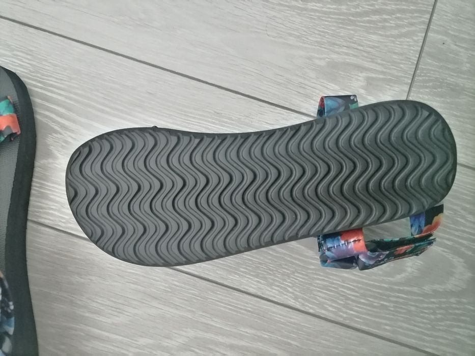 Sandale cu platforma