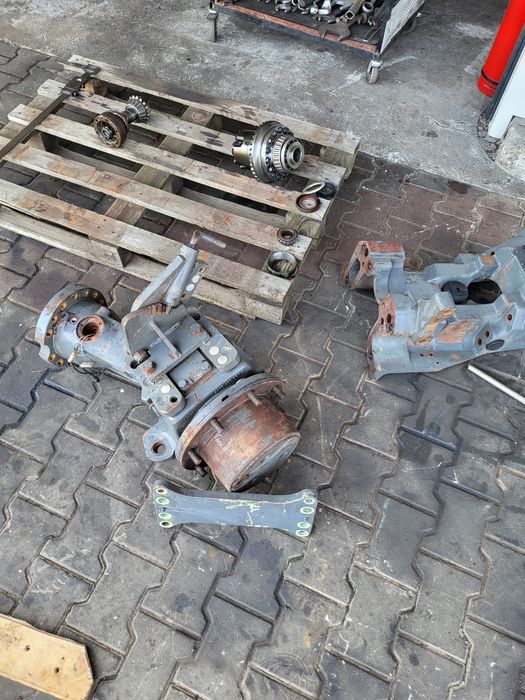 Dezmembrez punte Fendt 512 515