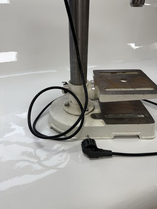 Настольный сверильный станок