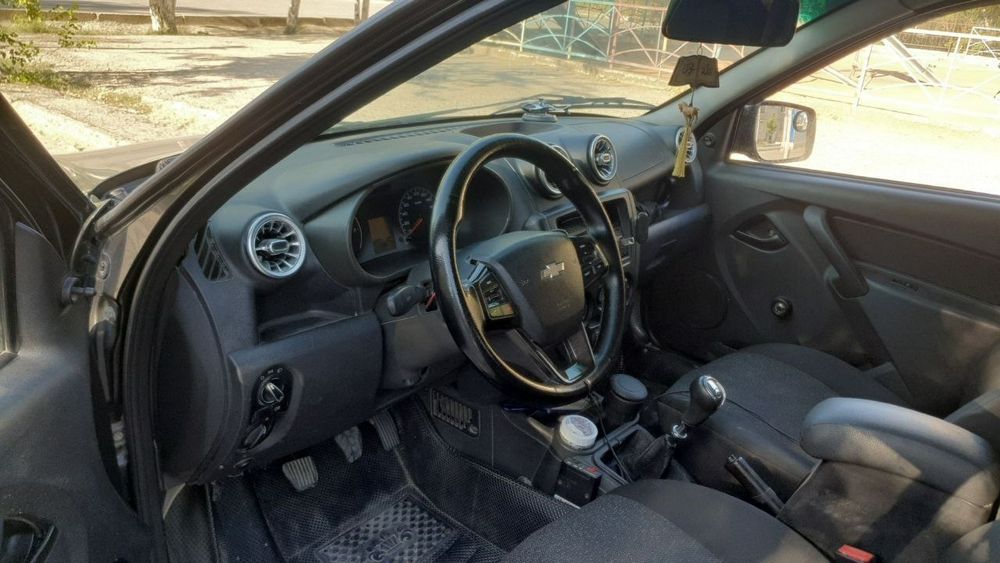 Лада машина сотилади