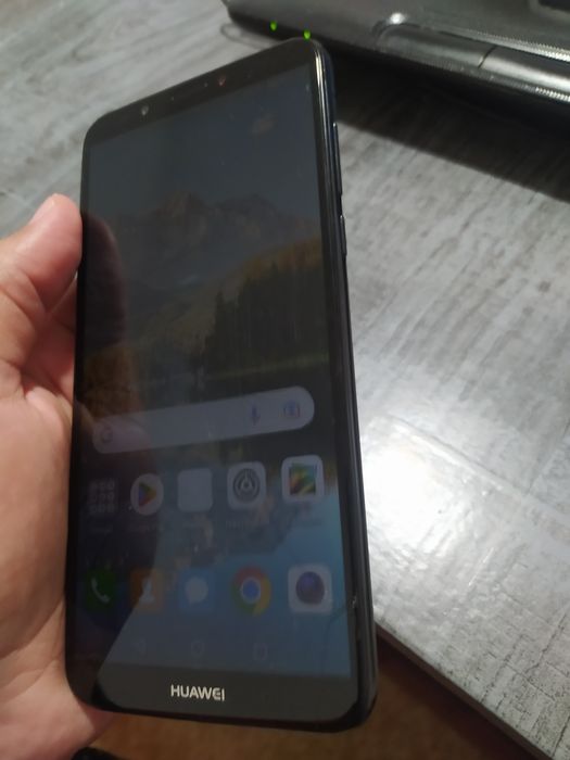 Huawei y7  с зарядно