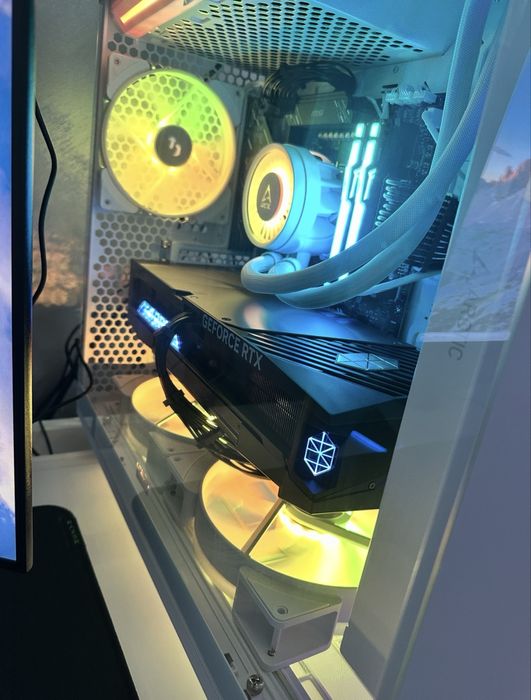 Геймърски компютър - RTX 5080, Ryzen 7 9800X3D , ГАРАНЦИЯ