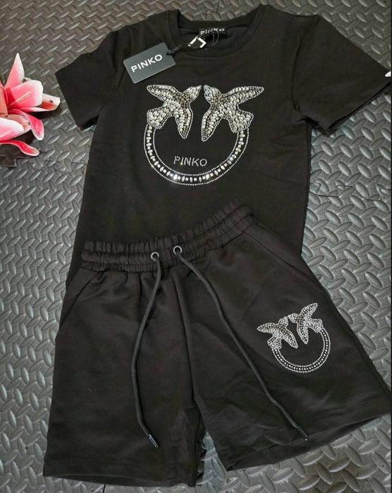 Невероятни дамски екипи.