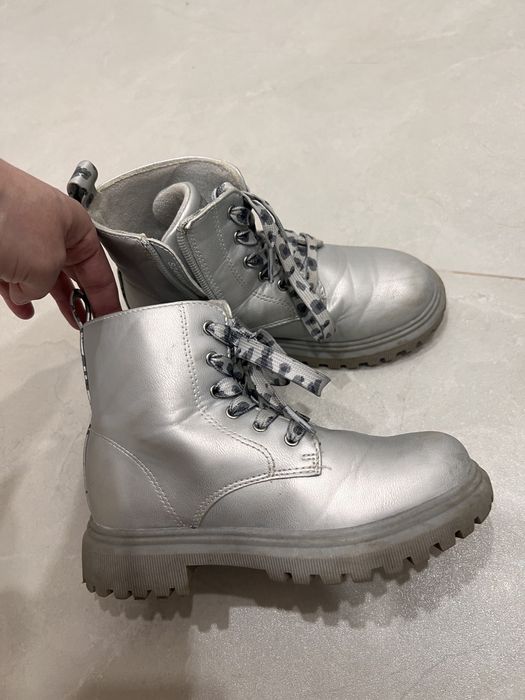 Продам обувь детскую