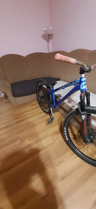 Dirt jumper dartmoor 26 player