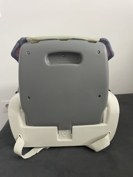 Scaun de masa Chicco Booster Baby Elephant 6luni+